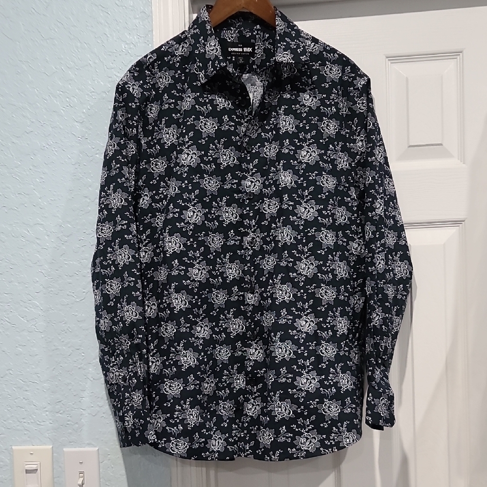 NWT Express Navy Blue and White Floral Slim Fit L/S Cotton Stretch Shirt Sz: L